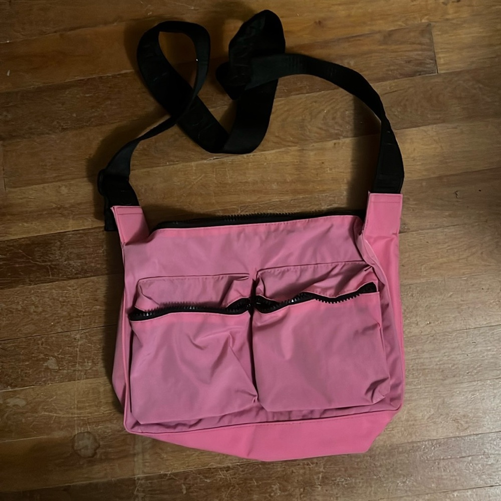 Baggu medium cargo crossbody azalea pink